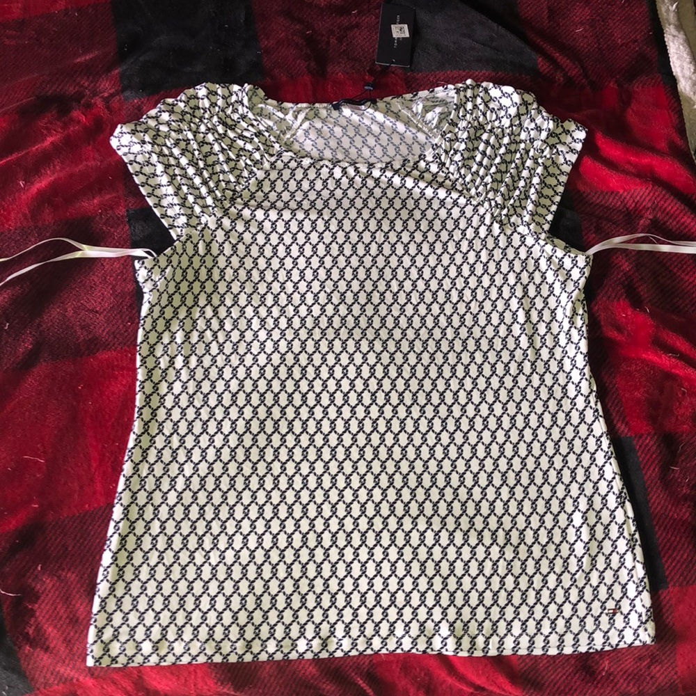 Tommy HIlfiger cute top in women’s
